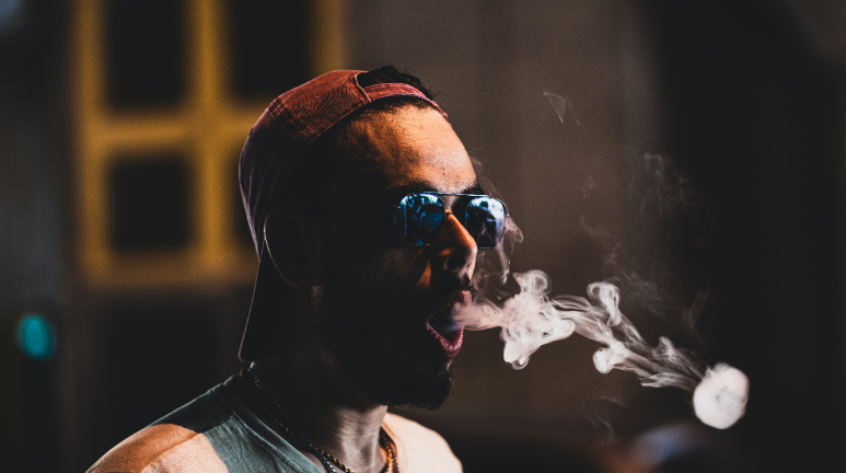 How to do Vape tricks | Vapouriz Blog How to do Vape tricks | Vapouriz Blog